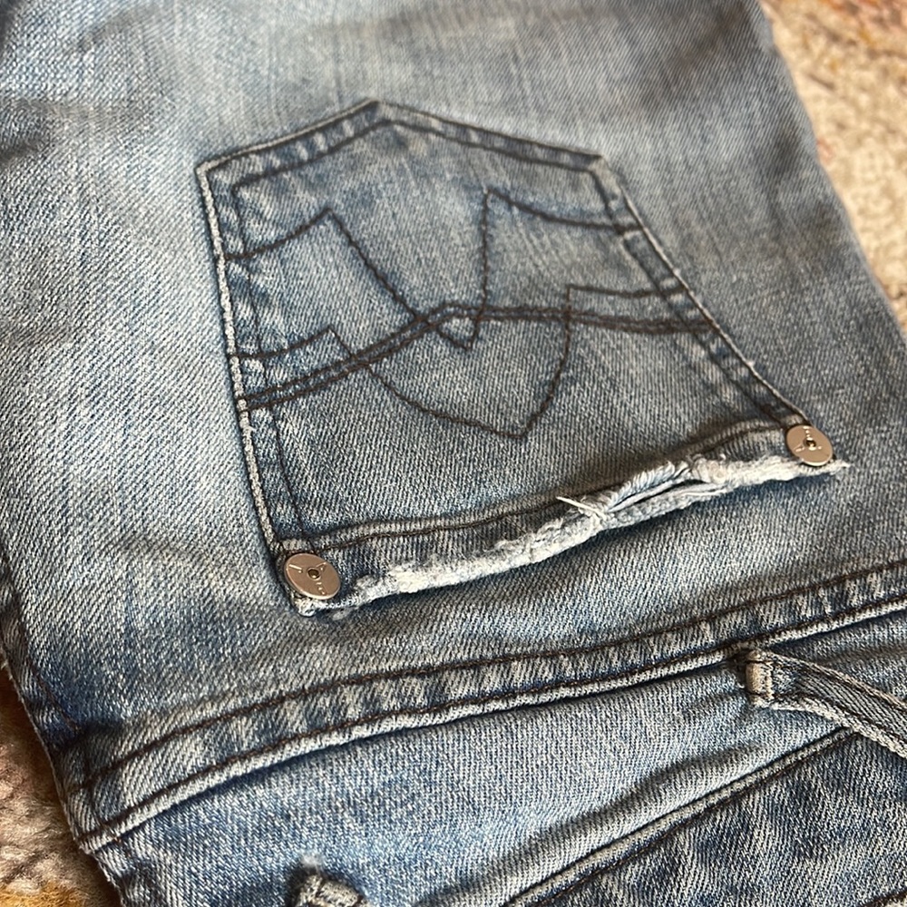 Distressed Jeans - Picture 10 of 12